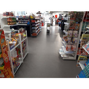 Dalles de sol PVC magasin commerce - Simple, rapide, résistant - Rénover votre commerce sans arrêt :  L’activité peut continuer lors de l’installation des dalles. Pas de dispersion de poussières dans votre local pendant les travaux