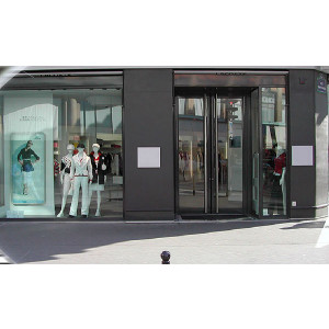 Vitrine magasin sur mesure - Produits fiables, robustes et performants