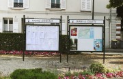 Panneau d'affichage vitré administratif