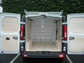 Aménagement Renault Master Meubles en bois vernis - Devis sur Techni-Contact.com - 2