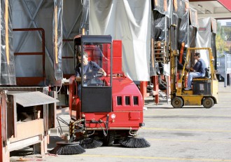 Balayeuse autoportée grandes surfaces 7500 m² - Devis sur Techni-Contact.com - 2