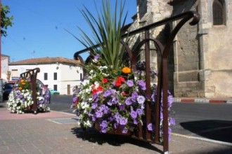 Barrière de style romane avec jardinière - Devis sur Techni-Contact.com - 1