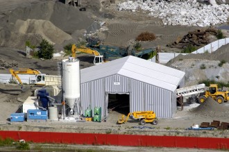 Bâtiment temporaire pour couvrir des zones contrôlées