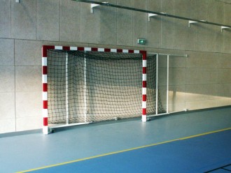 But de handball rabattable au mur