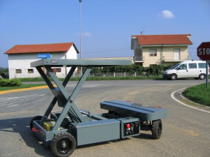 Chariot de manutention radiocommandé d'une portée de 5000 kg