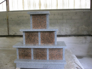 Columbarium en pyramide - Devis sur Techni-Contact.com - 1