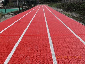 Dalles PVC pour terrain d’athlétisme - Devis sur Techni-Contact.com - 1