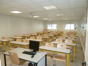 Ecole et salle de classe préfabriquée