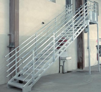 Escalier droit acier - Devis sur Techni-Contact.com - 1