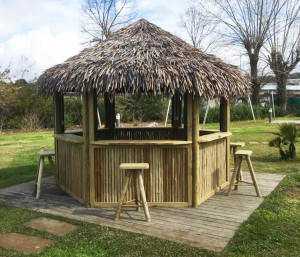 Kiosque bar en eucalyptus TIKI HUT - Devis sur Techni-Contact.com - 3