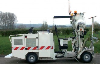 Machine de traçage routier à conducteur porté - Devis sur Techni-Contact.com - 1