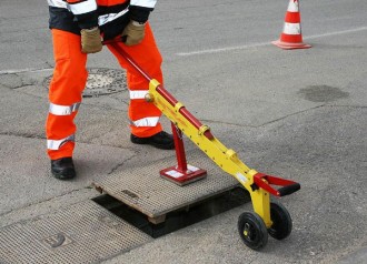 Manipulateur de plaque d'égout - Devis sur Techni-Contact.com - 1