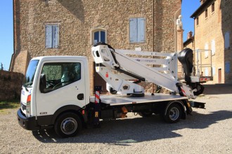 Nacelle sur camion hauteur de travail 20 mètres