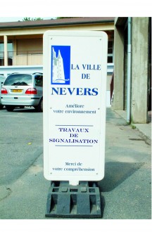 Panneau d'information urbain sur socle - Devis sur Techni-Contact.com - 4