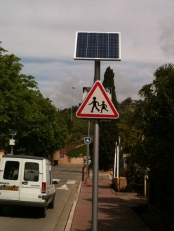 Panneau solaire à Led pour signalisation routière - Devis sur Techni-Contact.com - 3