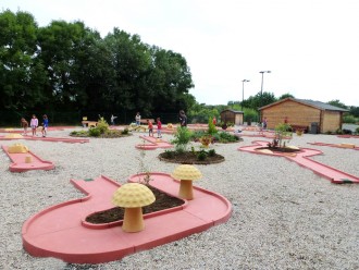 Parcours de mini golf extérieur ou intérieur - Devis sur Techni-Contact.com - 2