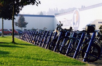 Parking vélo incliné spécial petit trottoir - Devis sur Techni-Contact.com - 2