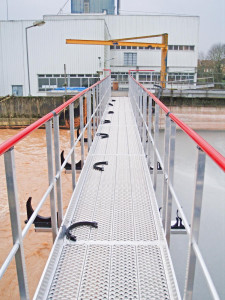 Passerelle d’accès station de traitement des eaux - Devis sur Techni-Contact.com - 2