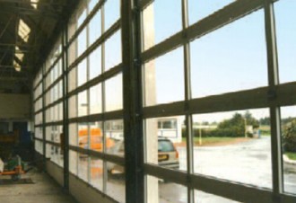 Porte sectionnelle aluminium vitrée - Devis sur Techni-Contact.com - 2