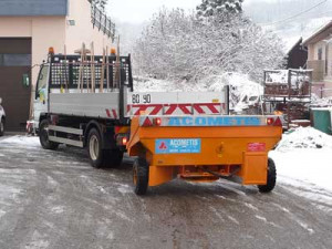 Saleuse tractée par camion de faible tonnage - Devis sur Techni-Contact.com - 1