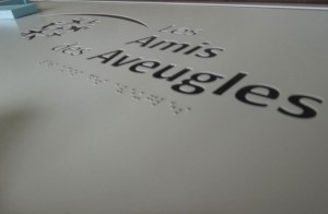 Signalétique braille marquage en relief  - Devis sur Techni-Contact.com - 1