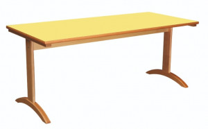 Table en bois avec piétement a dégagement latéral