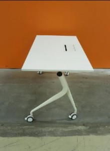 Table pliante à roulette blanche - Devis sur Techni-Contact.com - 2